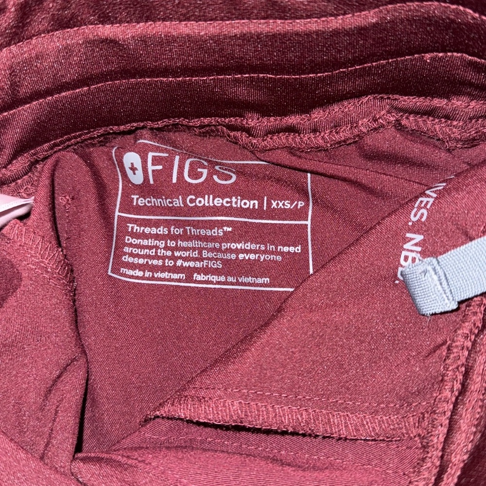 Figs maroon scrub set - Picture 2 of 5